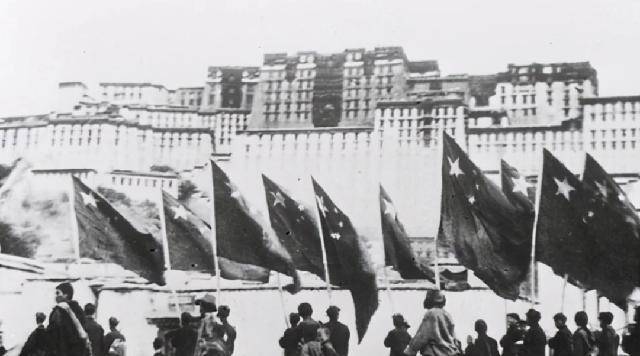 昌都战役：解放战争最后一战，4万士兵吊打9千藏军，为何还敢顽抗